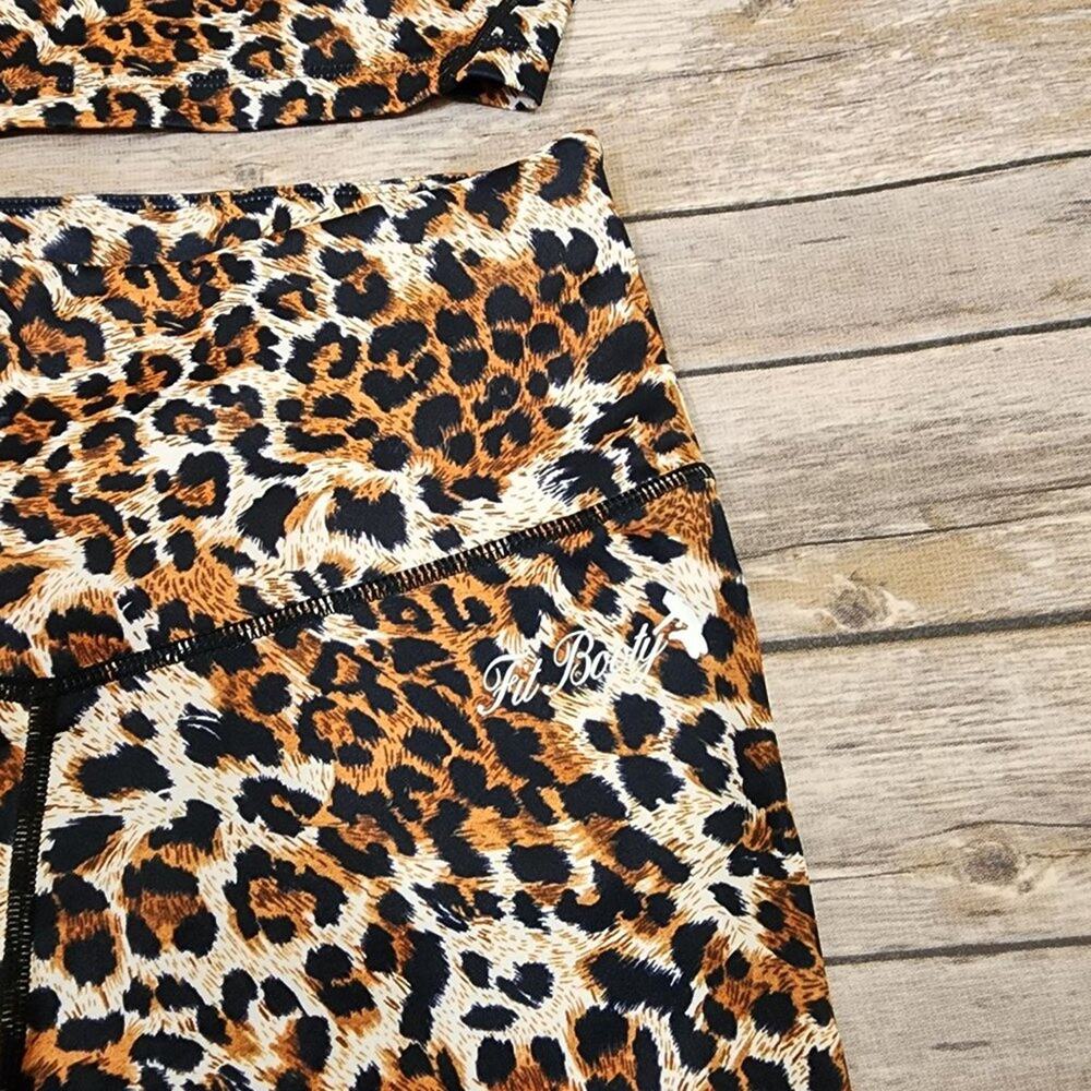 Dance2fit NWT Fit Booty animal print bra & scrunch booty shorts set woman size M - Picture 7 of 9